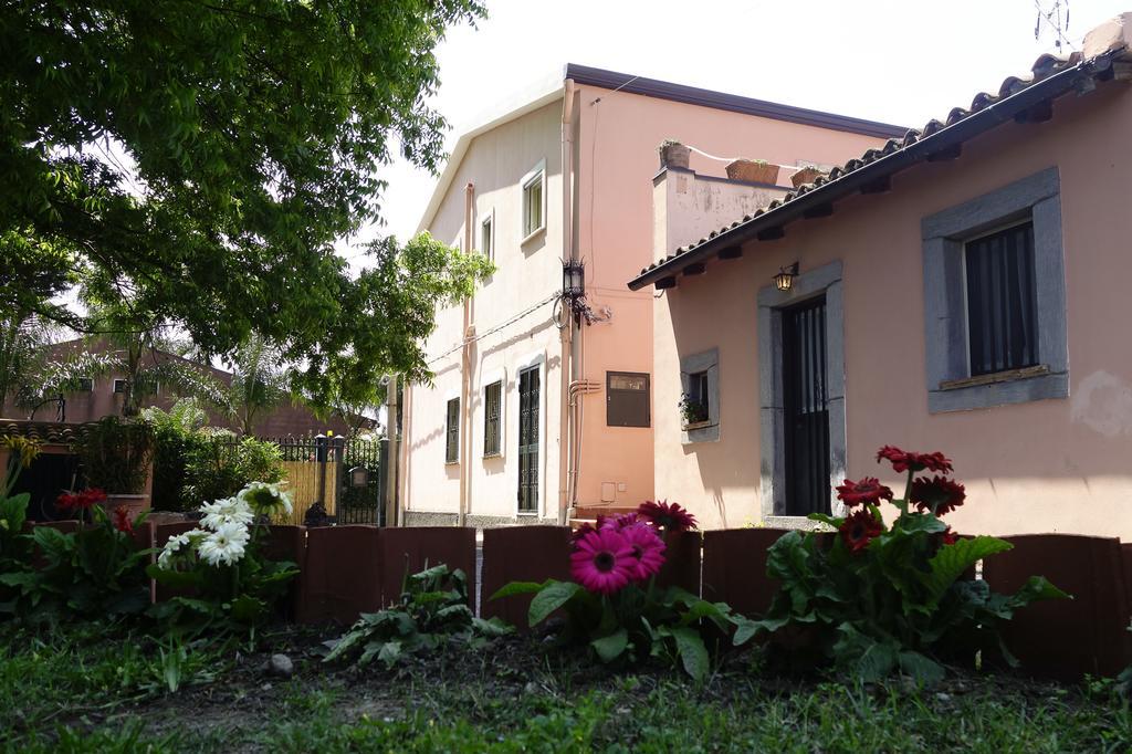 גיארדיני נאקסוס B&B Villa Palici מראה חיצוני תמונה